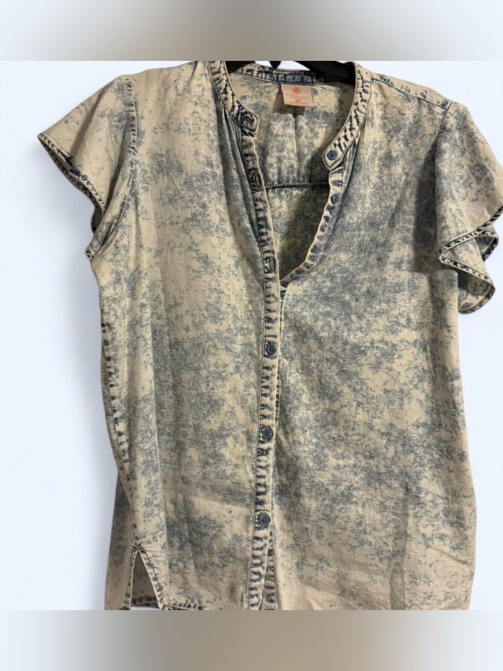 Laurie Felt Blue and white Acid-Wash Button-Front Top